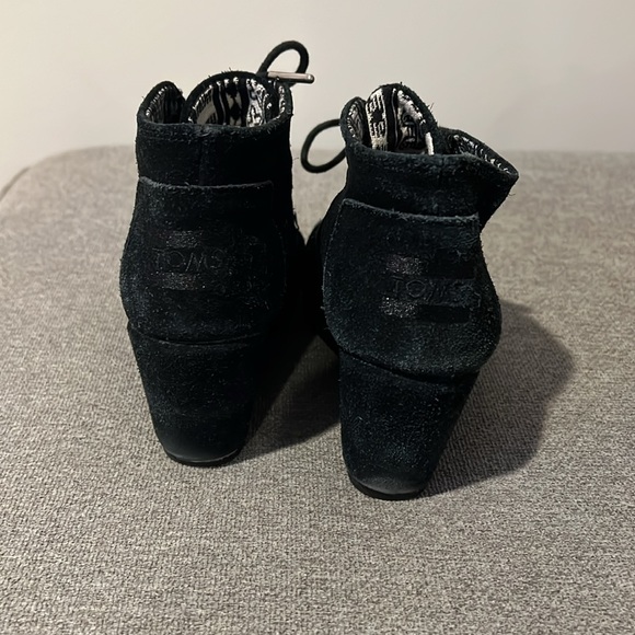 Tom’s Black Wedge Suede Booties - Picture 3 of 6